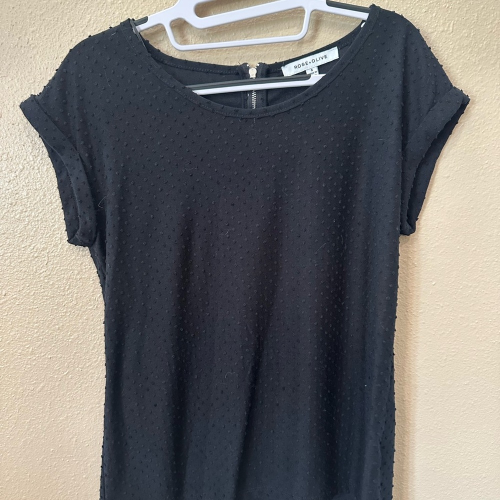 Rose & Olive Black Fitted Short Sleeve Tee